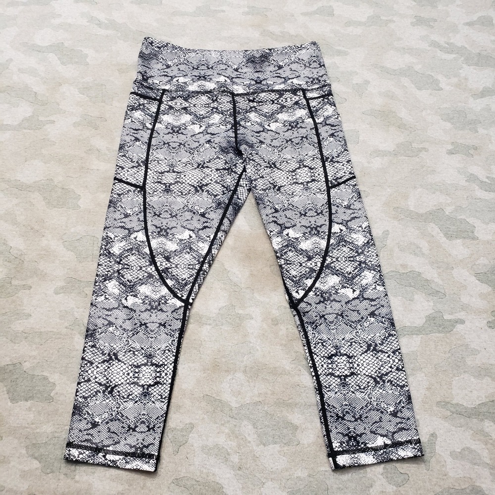 Zyia Active Leggings Womens 8-10 Black Yoga Capri Pull On Gym Fitness Outdoors